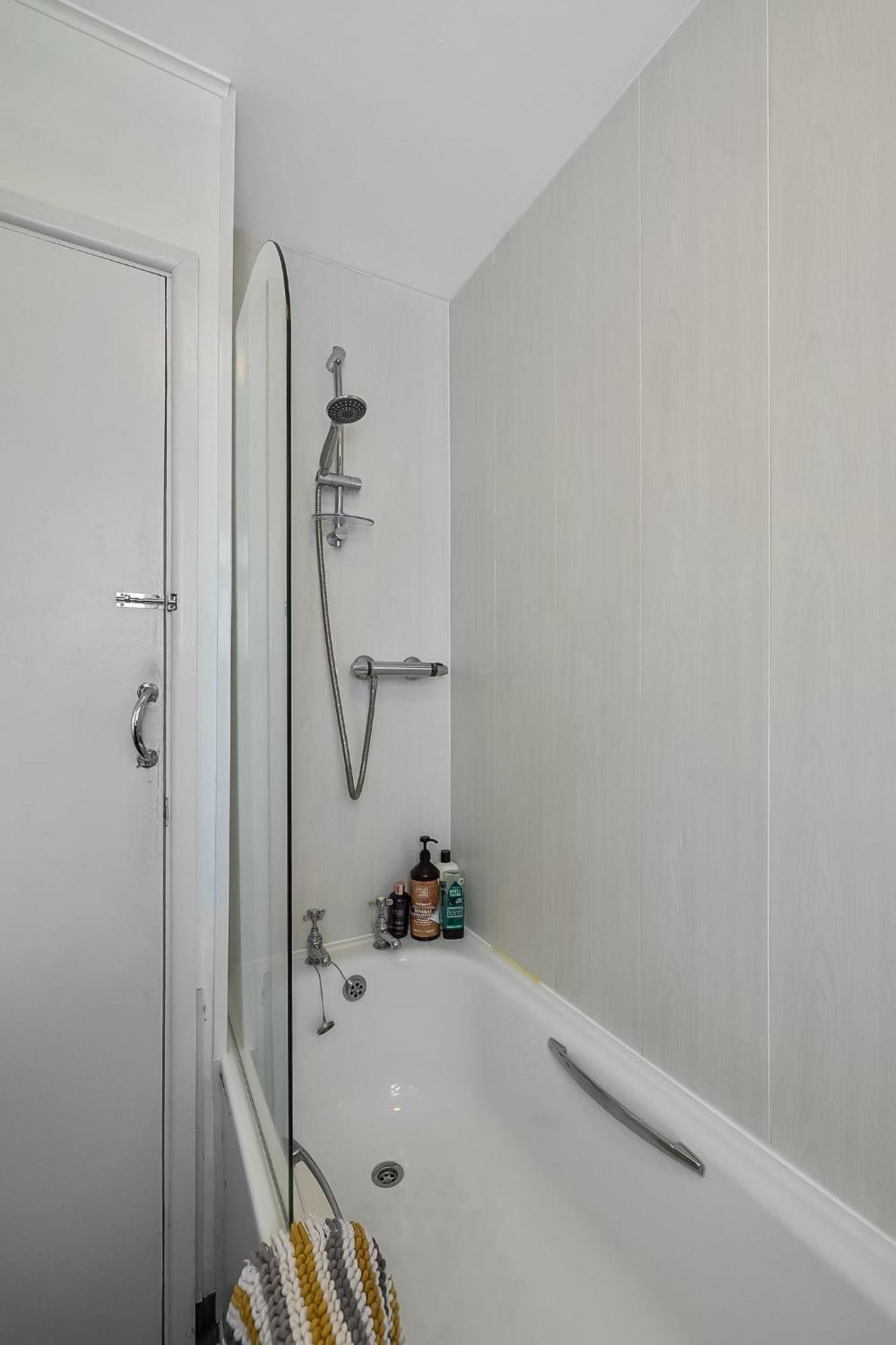 4 Bed Park View House-free Parking - Sleep 8 Holiday home Plymouth