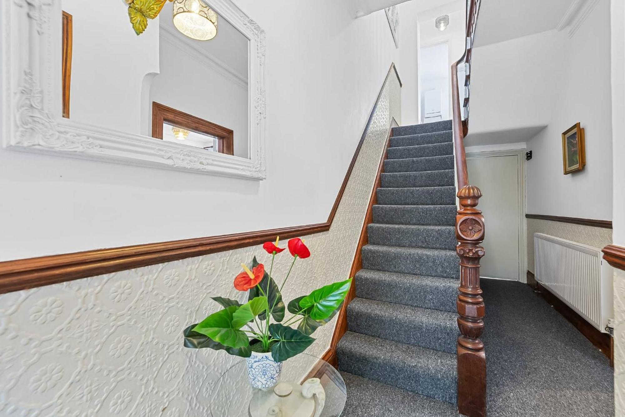 Holiday home 4 Bed Park View House-free Parking - Sleep 8