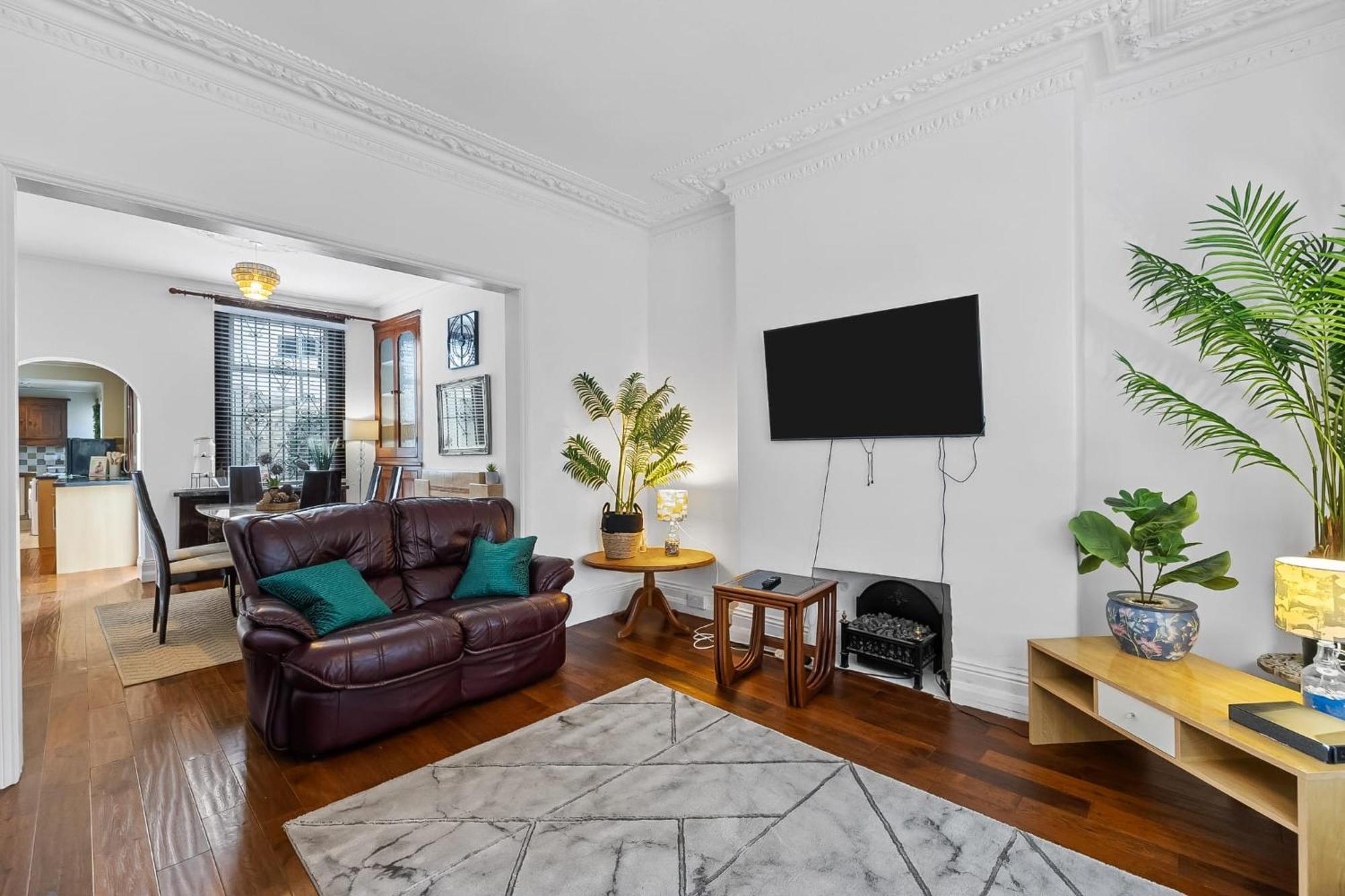4 Bed Park View House-free Parking - Sleep 8 * Plymouth