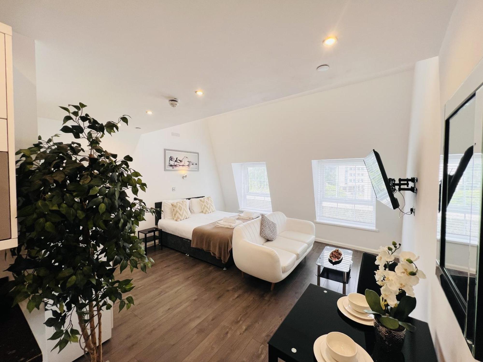 Fox House Studios, Aparthotel