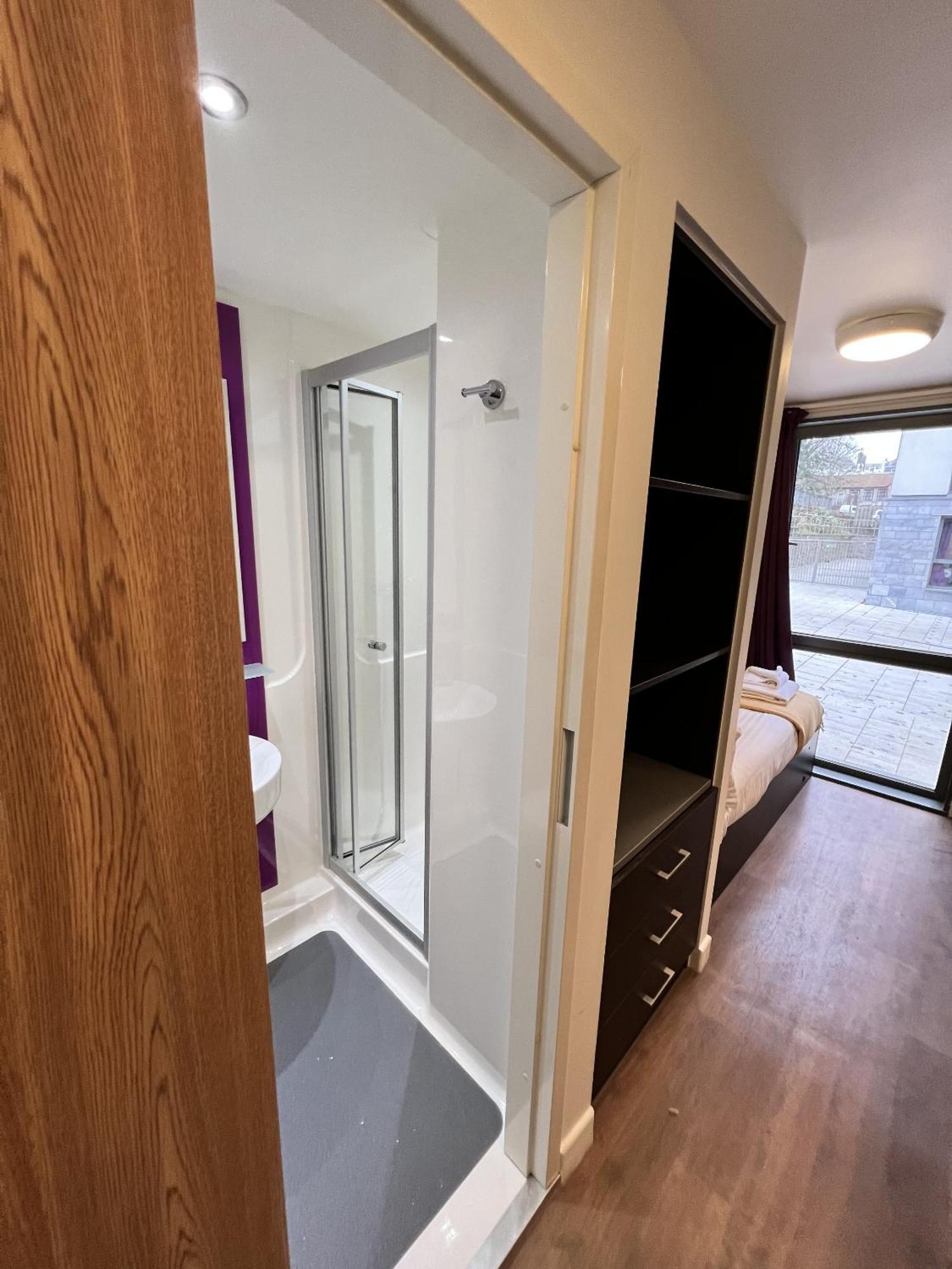 Pure Astor House Apartment