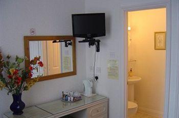 The Moorings Hotel 3*