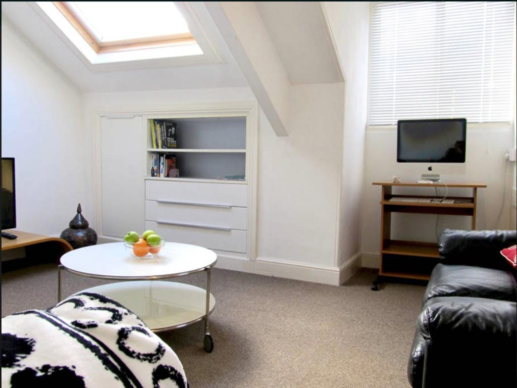Apartment The Hideaway, Victorian Townhouse With Parking Plymouth