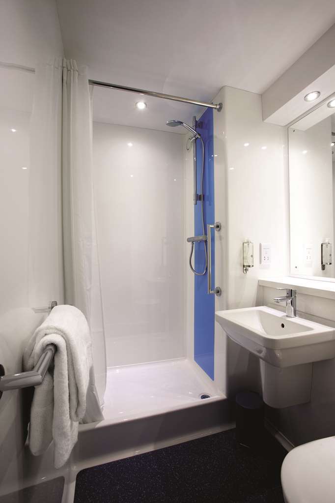 Travelodge Roborough 2*