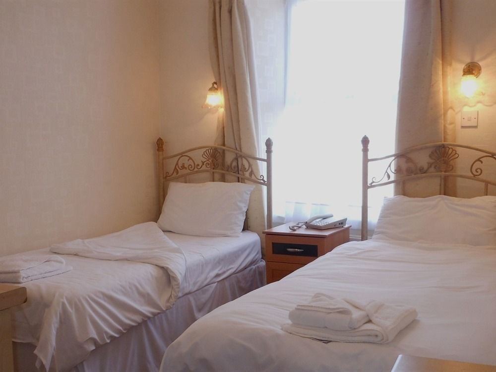 The Kynance House On ,26 Ensuite 3*