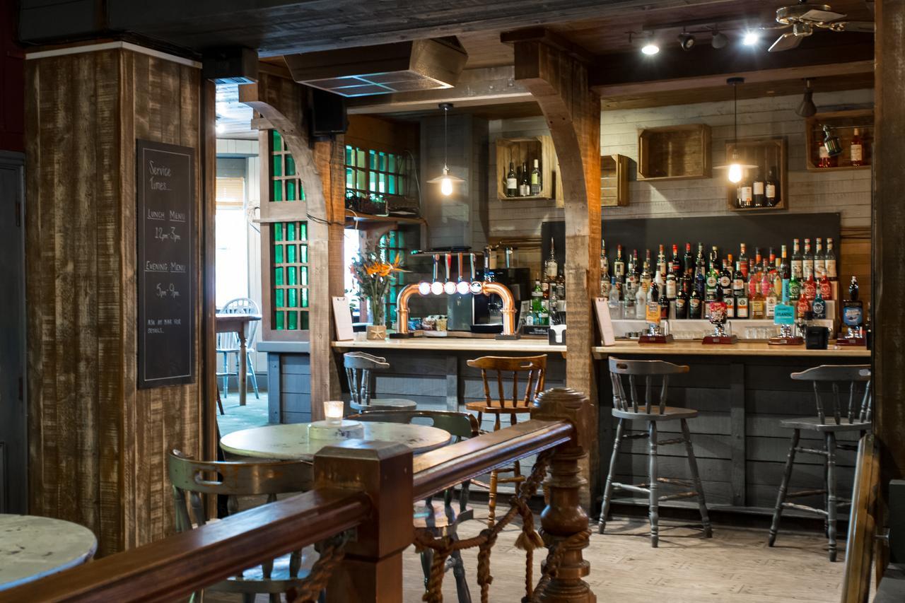 Pensão Pub On The 3*