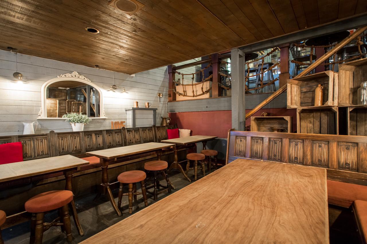 Pensão Pub On The 3*