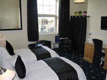 Jewells Guest 4*