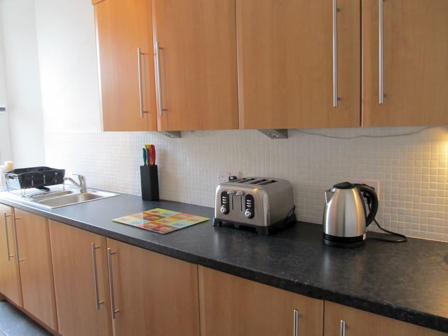 The Beatnik, Victorian Townhouse With Parking * Plymouth