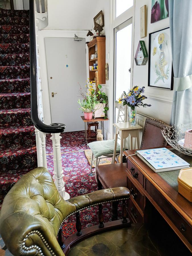 Sydney House 2*
