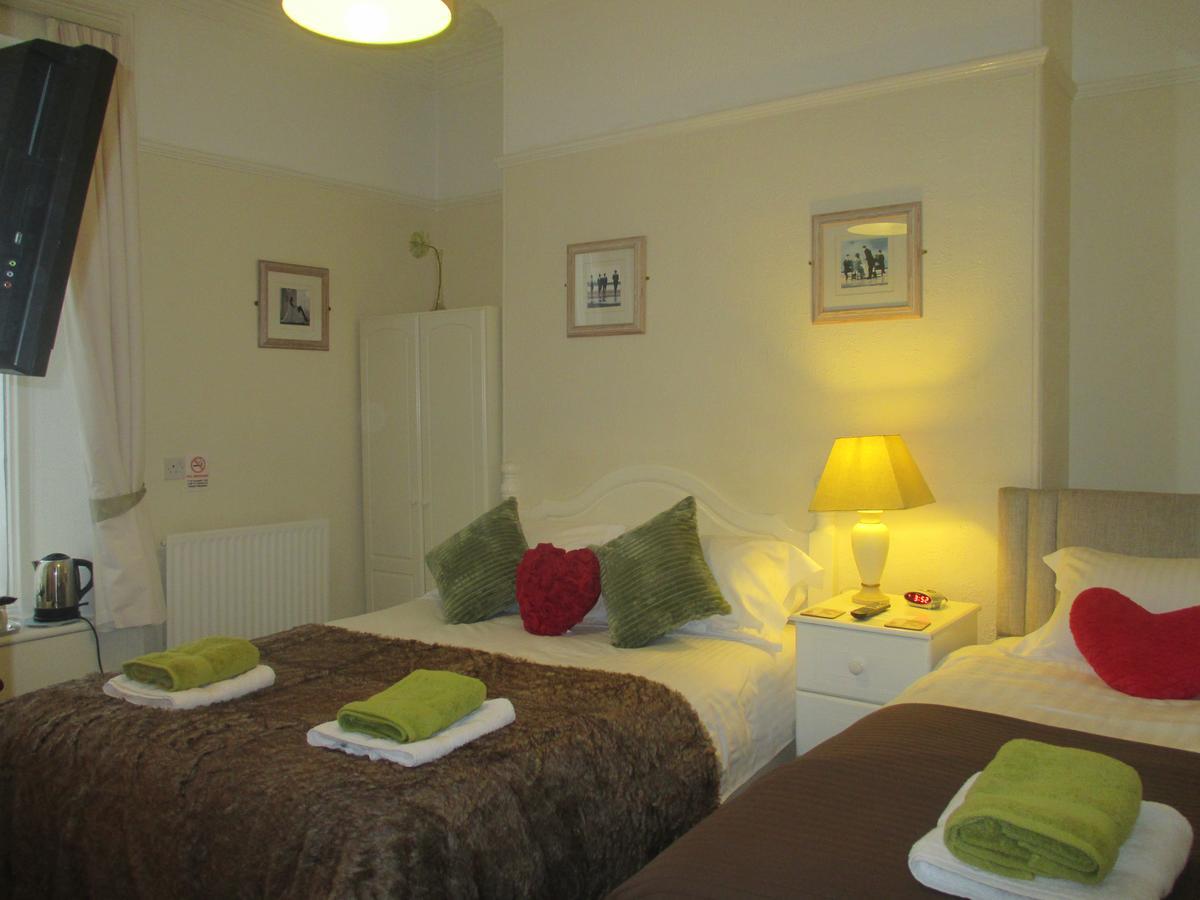 Caledonia Guest house 4*