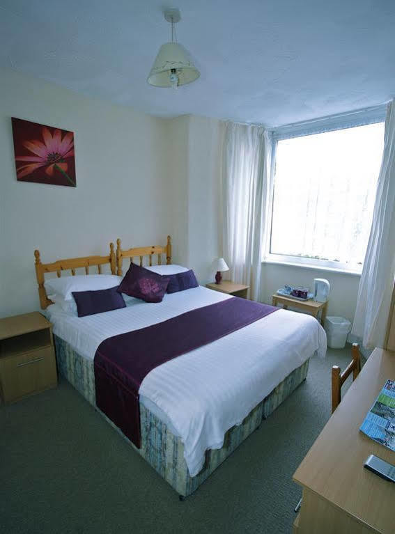 The Firs Guest house 4*
