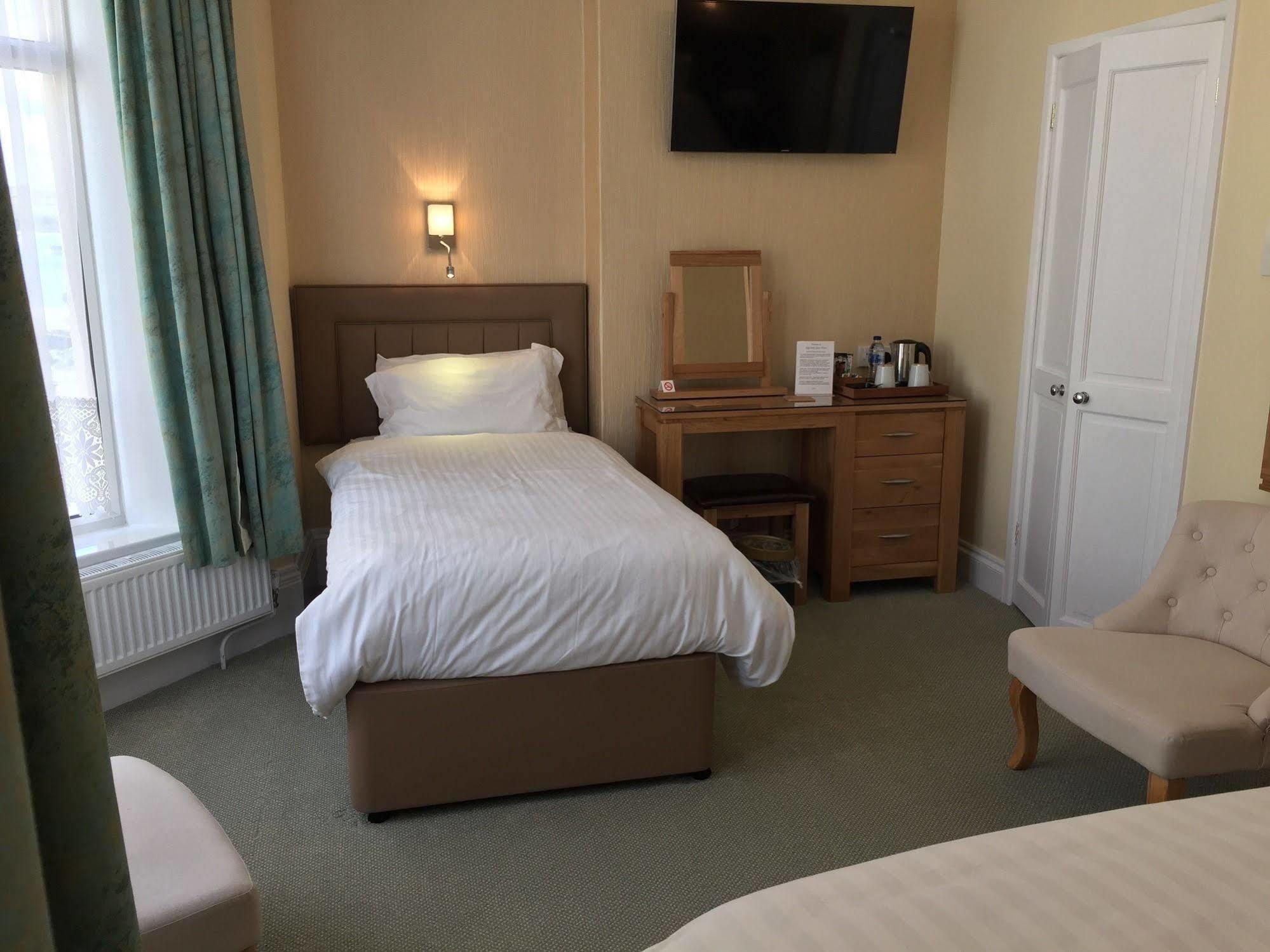 Edgcumbe Guest house