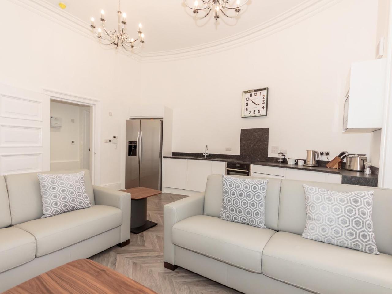 The Buckingham Apartment *