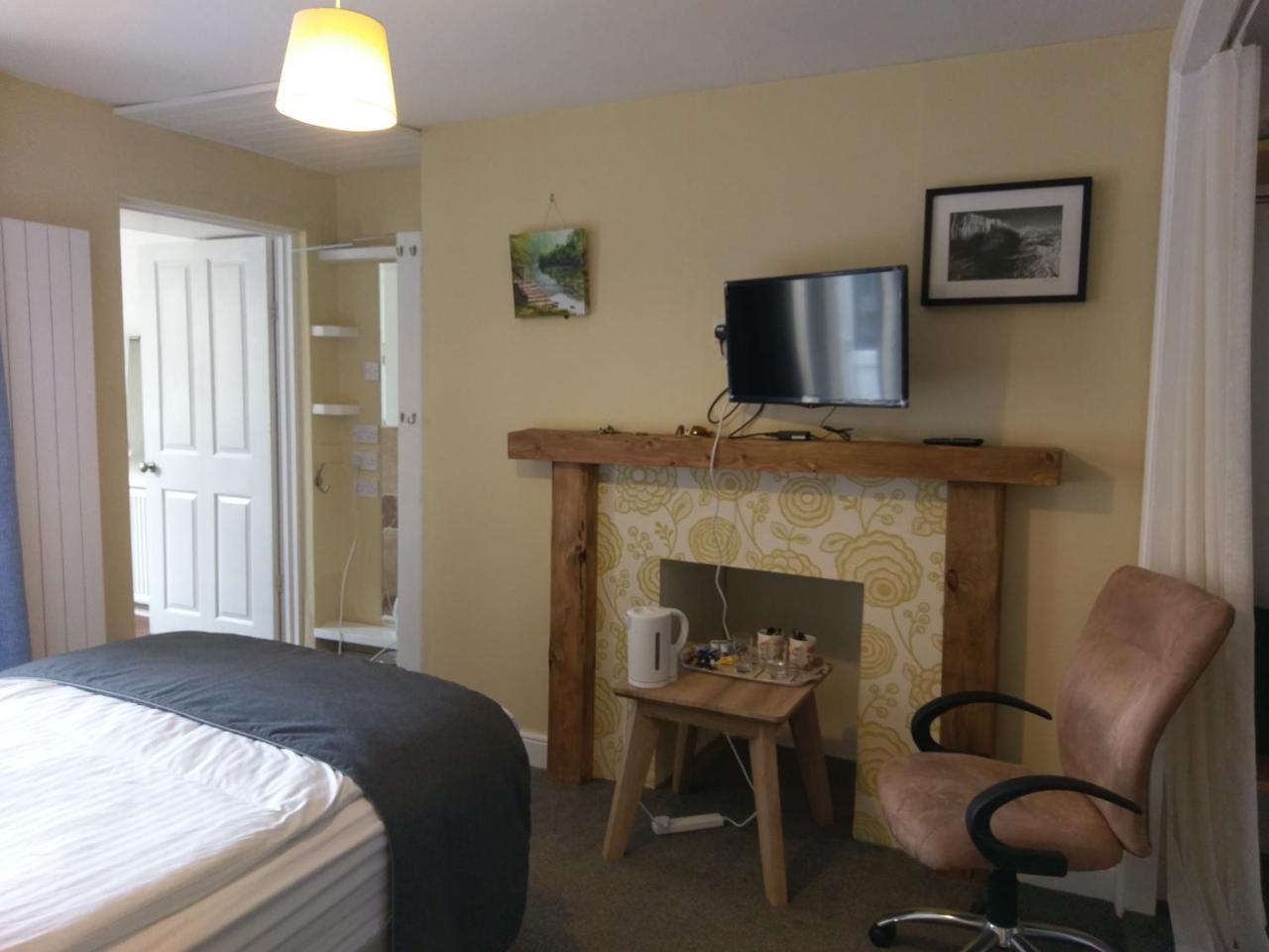 Gallery Bed & Breakfast 4*