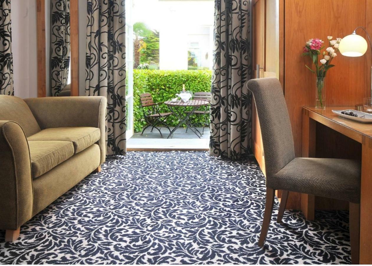 St Elizabeth's House 4*
