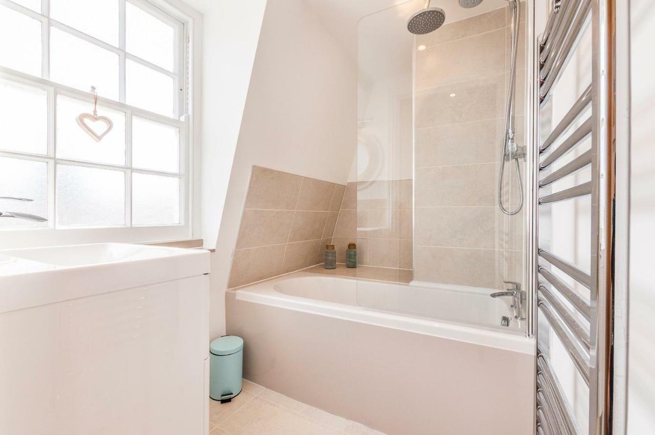 Pure B - Exceptional Views Of Tamar & Royal William Yard With Free Parking & Wifi