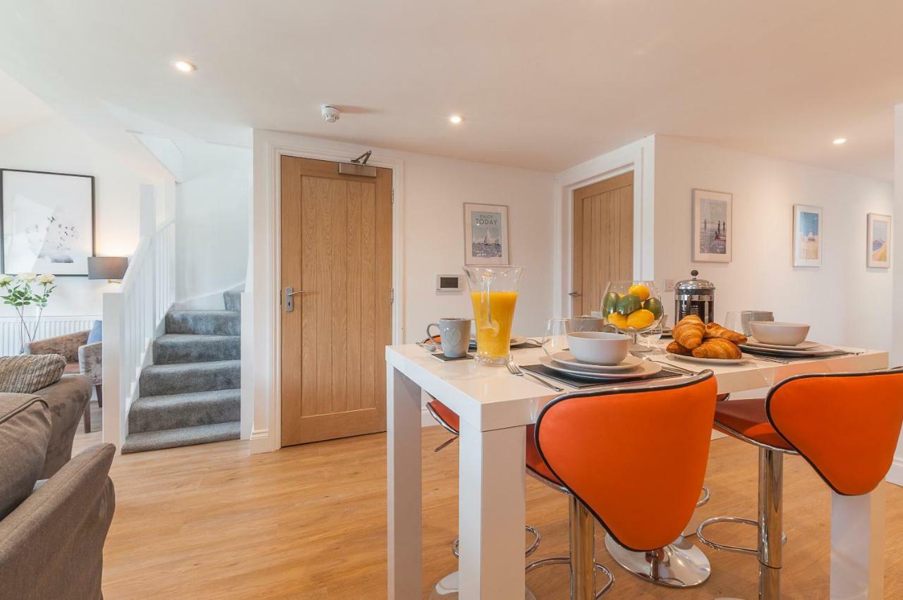 Apartment Pure B - Exceptional Views Of Tamar & Royal William Yard With Free Parking & Wifi Plymouth