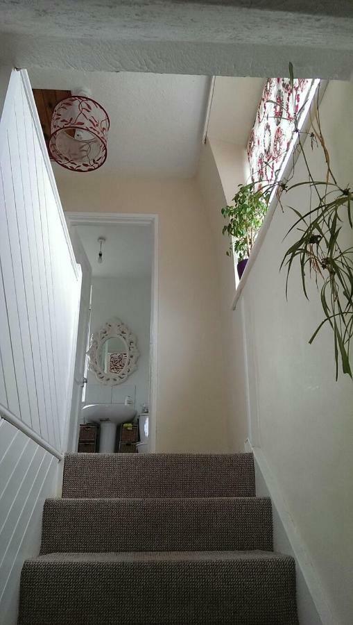 Homestay Double And Single In The Quiet Area With Excellent Shared Facilities *