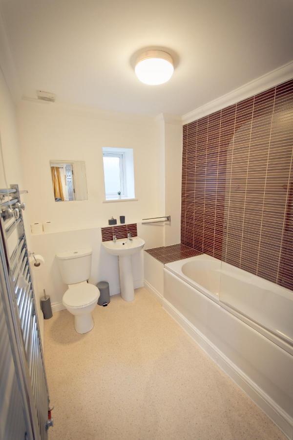 Top View 2 Bedroom Apartment *