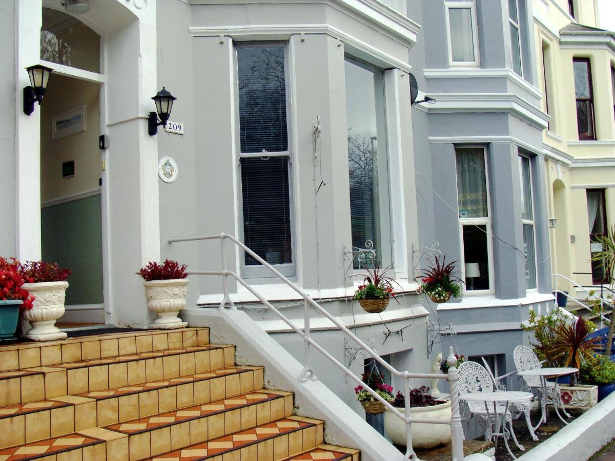 Mayflower Bed & Breakfast *