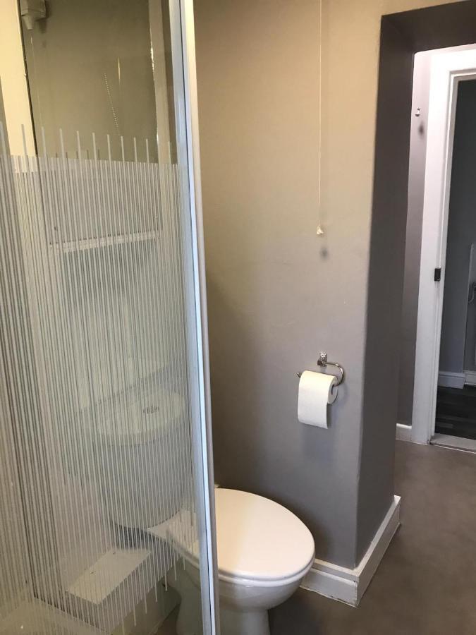 Flat With Parking Near Centre *