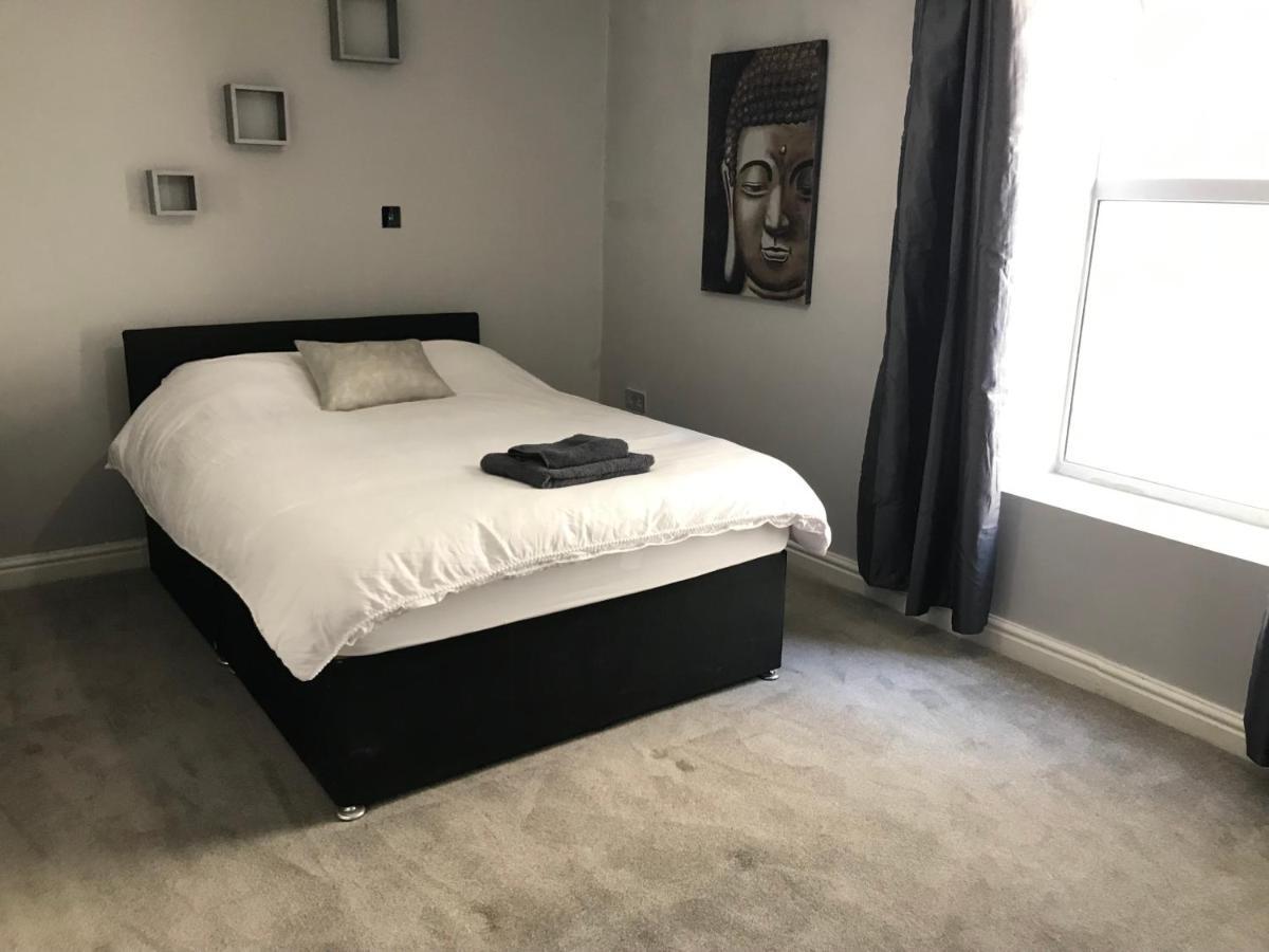 Apartment Flat With Parking Near Centre Plymouth