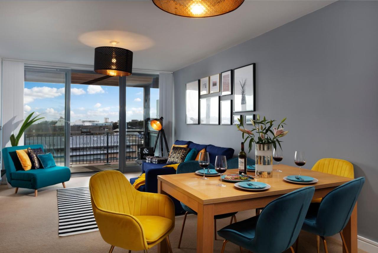 Penthouse Apartment- Sea View- Sleeps 7 - Parking - Habita Property
