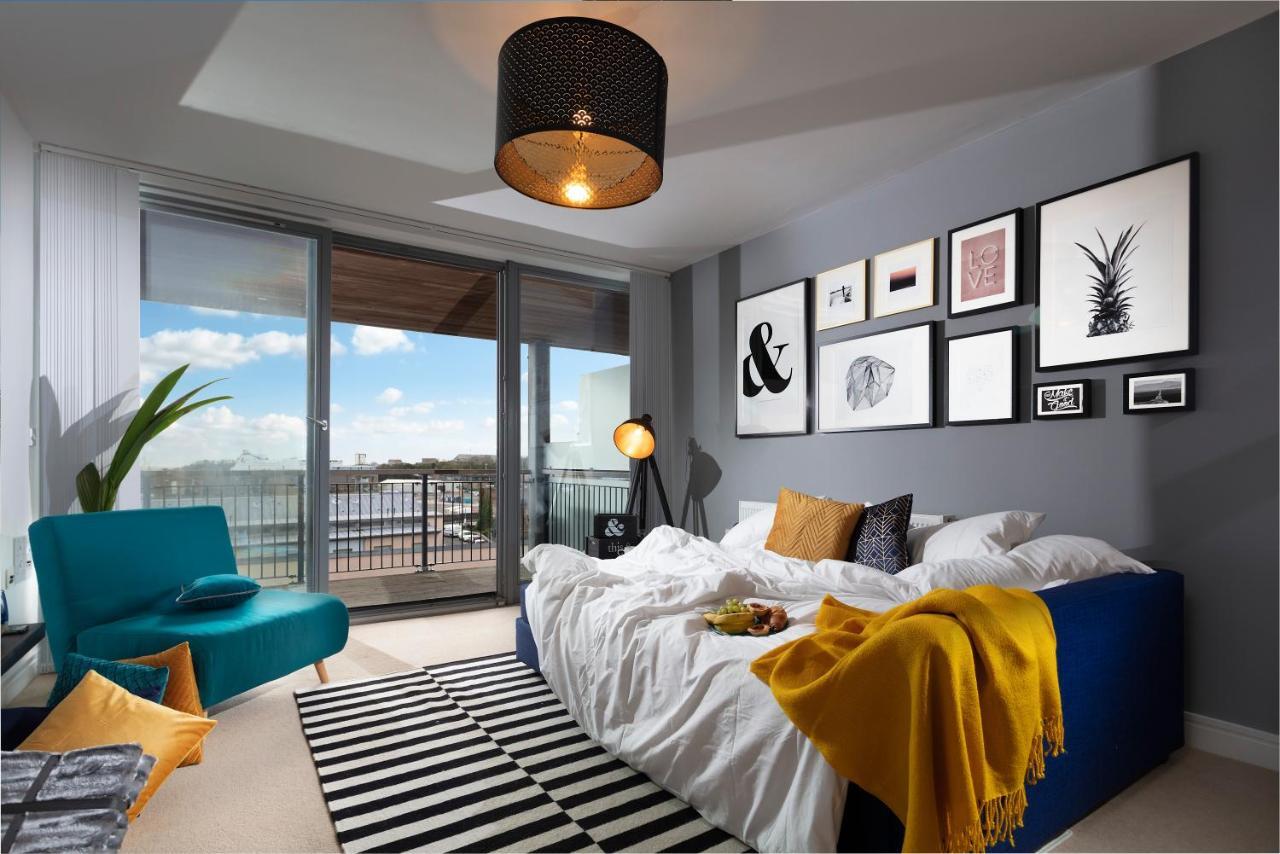 Penthouse Apartment- Sea View- Sleeps 7 - Parking - Habita Property Apartment Plymouth