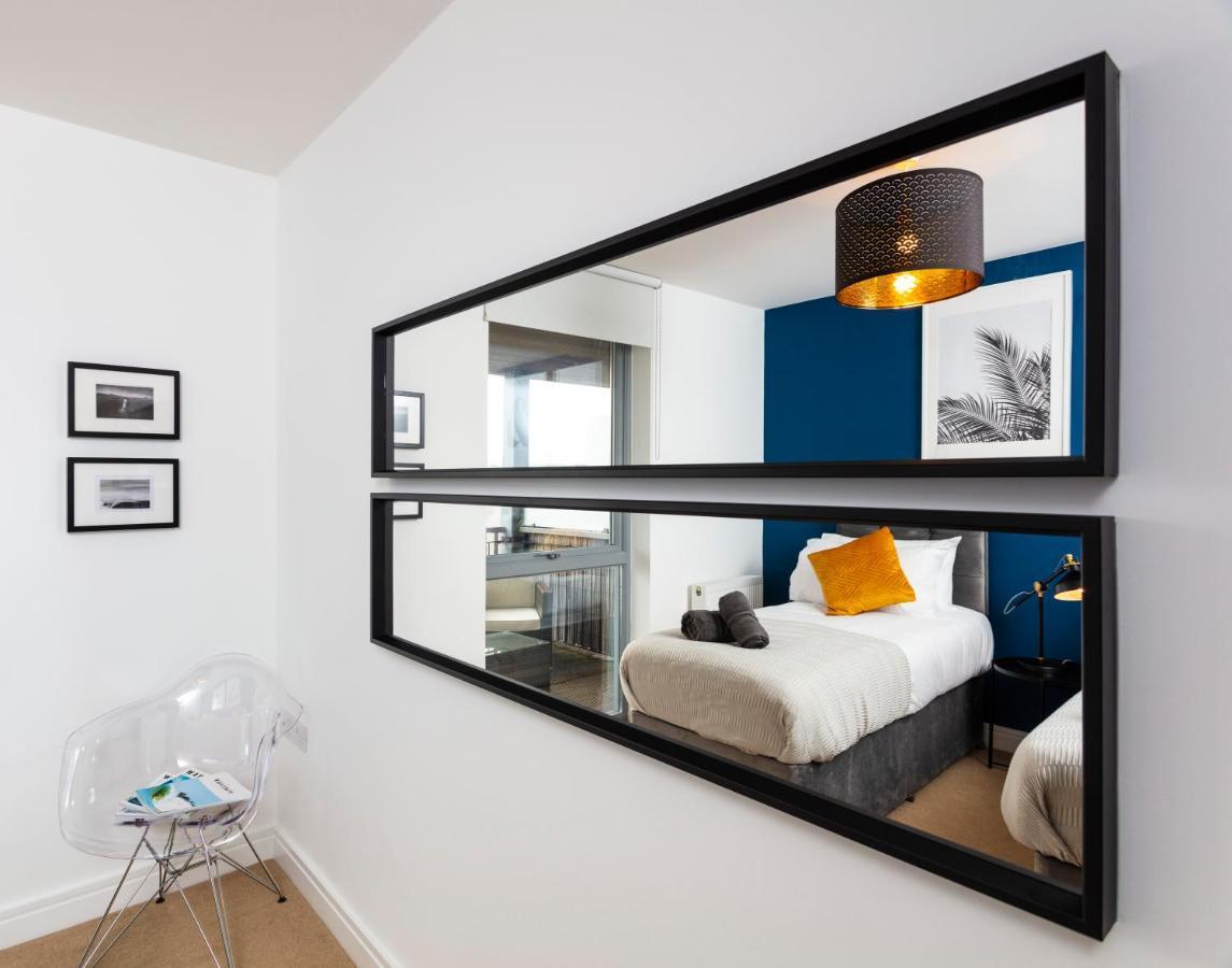 Apartment Penthouse Apartment- Sea View- Sleeps 7 - Parking - Habita Property Plymouth