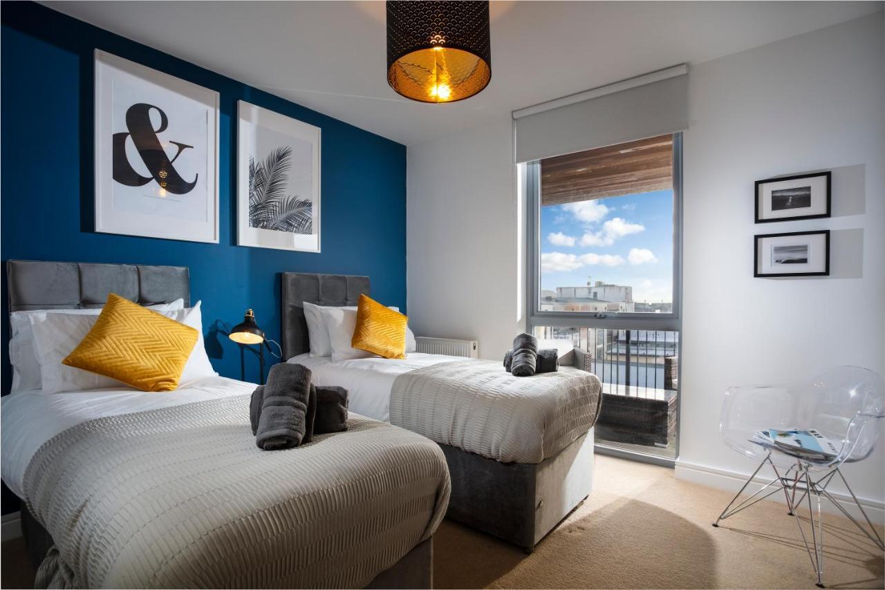 Penthouse Apartment- Sea View- Sleeps 7 - Parking - Habita Property Apartment