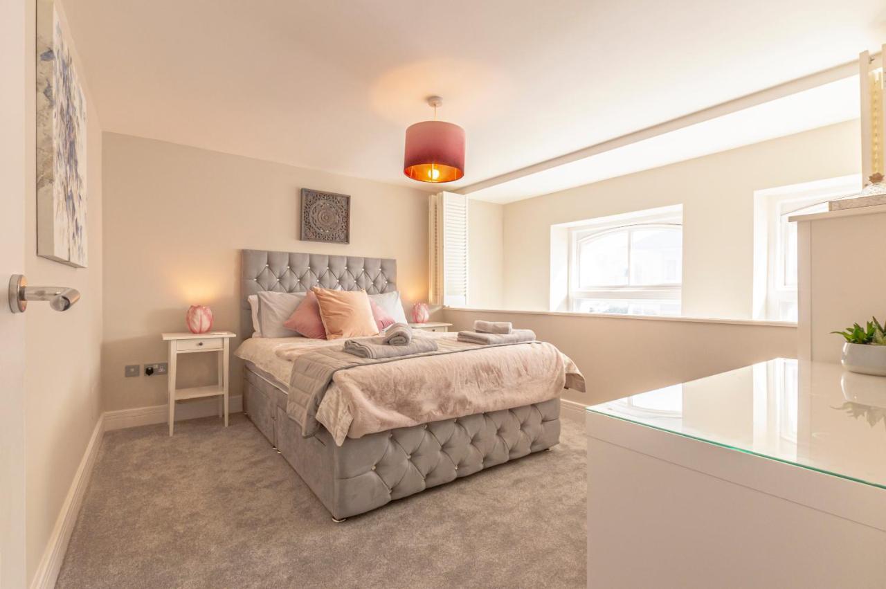 Apartment Airstay Premium Plymouth