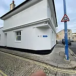 Octagon Apartment 1
