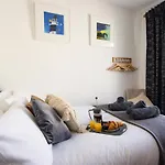 Central Georgian Plymouth 2 Bedroom Apartment - Private Parking - By Habita Property