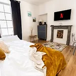 Central Georgian Plymouth 2 Bedroom Apartment - Private Parking - By Habita Property