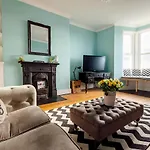 5-Bed House With Distant Sea Views In Plymouth
