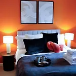 Newly Renovated 3Br House Perfect For Contractors