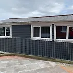 Waterloo 3 Bed Bungalow By The Station