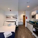 Foxhouse Studio Apartments