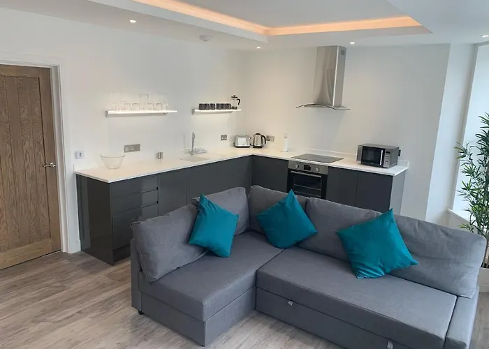 28 Harbour Lettings Luxury Apartments For Over 25S
