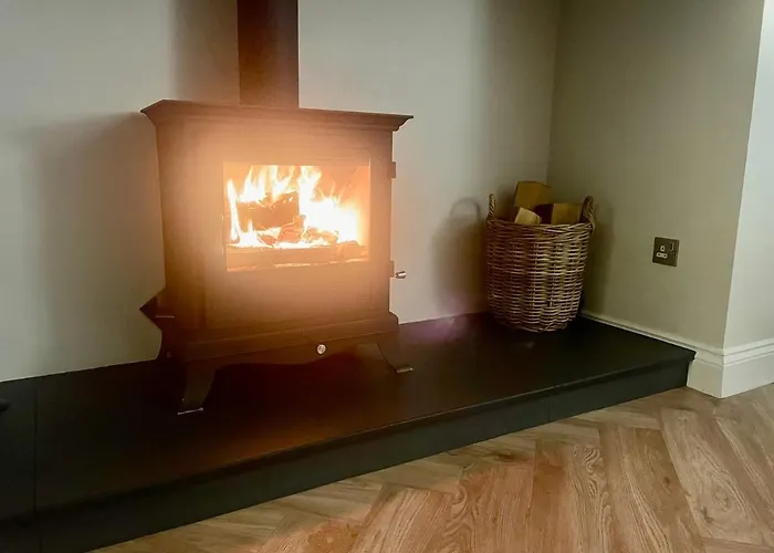White Cottage Stunning Contemporary 2 Bedroom 2 Ensuite Annex With Hot Tub