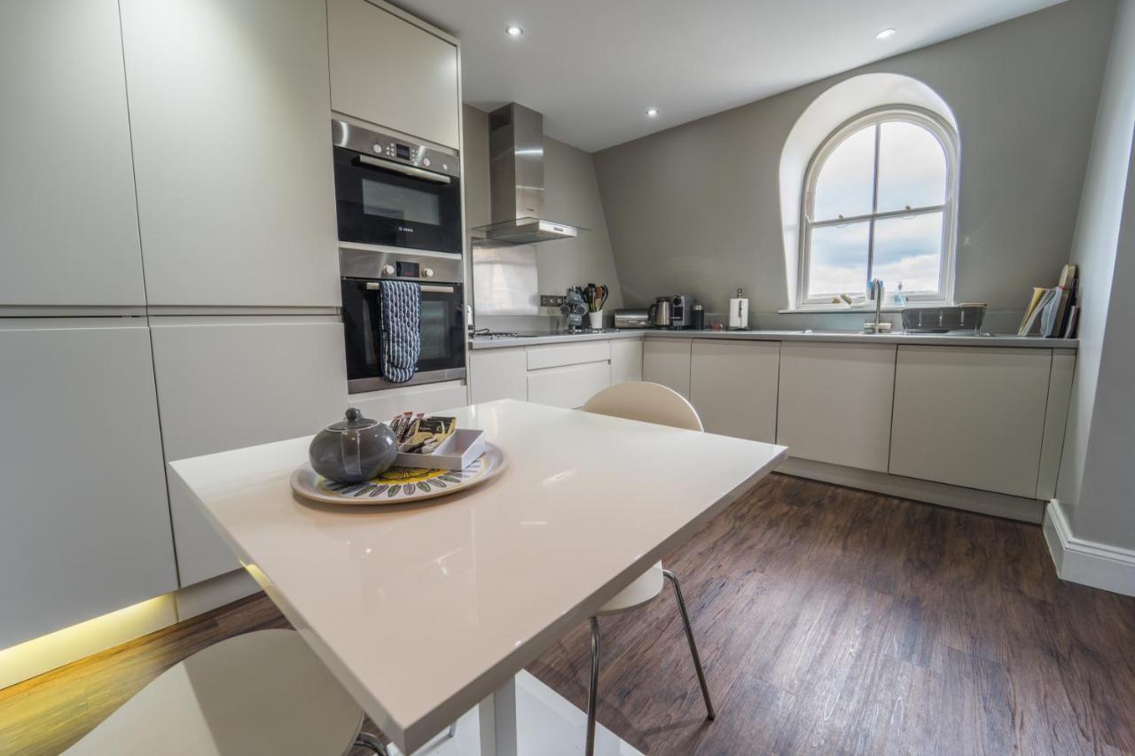 1 Elliot Terrace Aparthotel 4*
