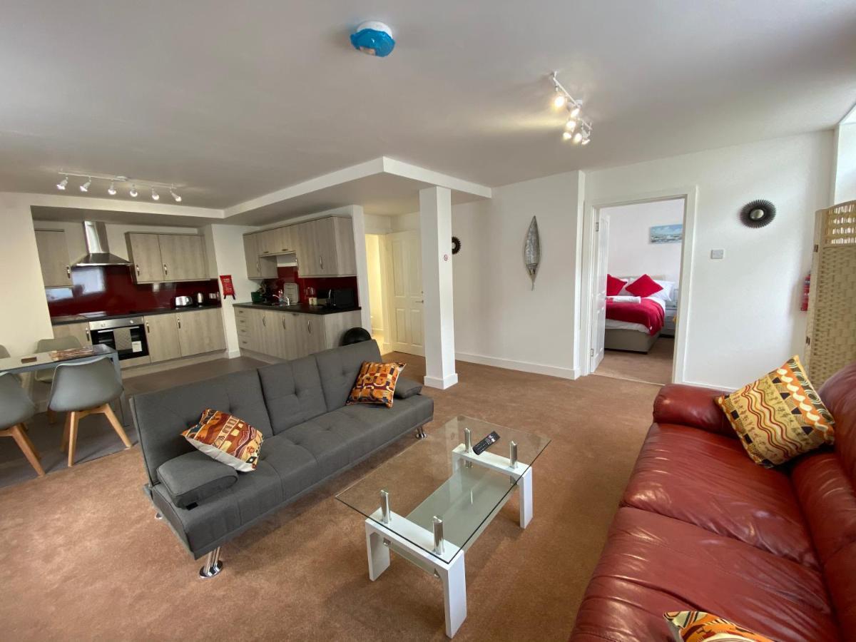 Octagon 1 * Plymouth