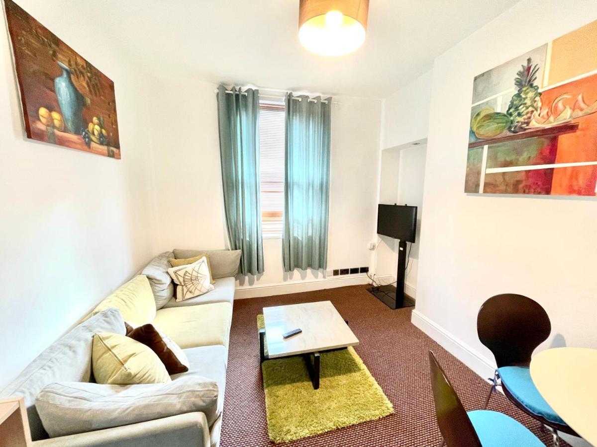 4 Bedroomed Maisonette In Centre, Near Barbican & Seafront Plymouth