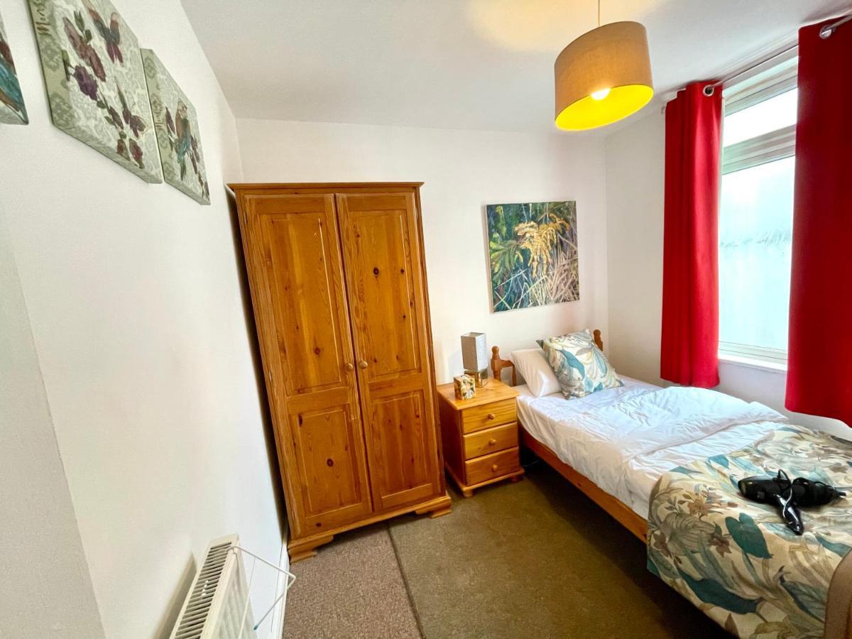 4 Bedroomed Maisonette In Centre, Near Barbican & Seafront Holiday home *