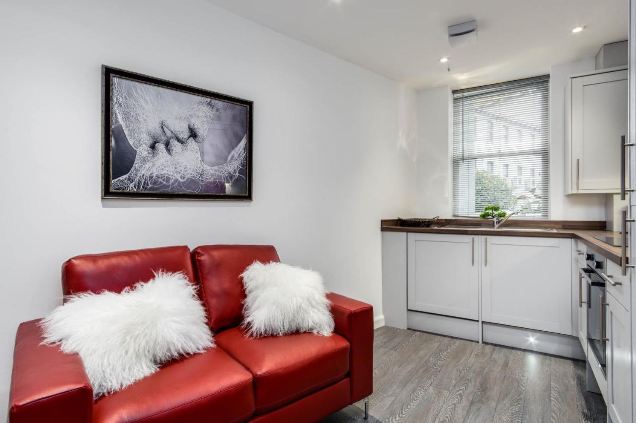 3 Elizabeth Court Apartment