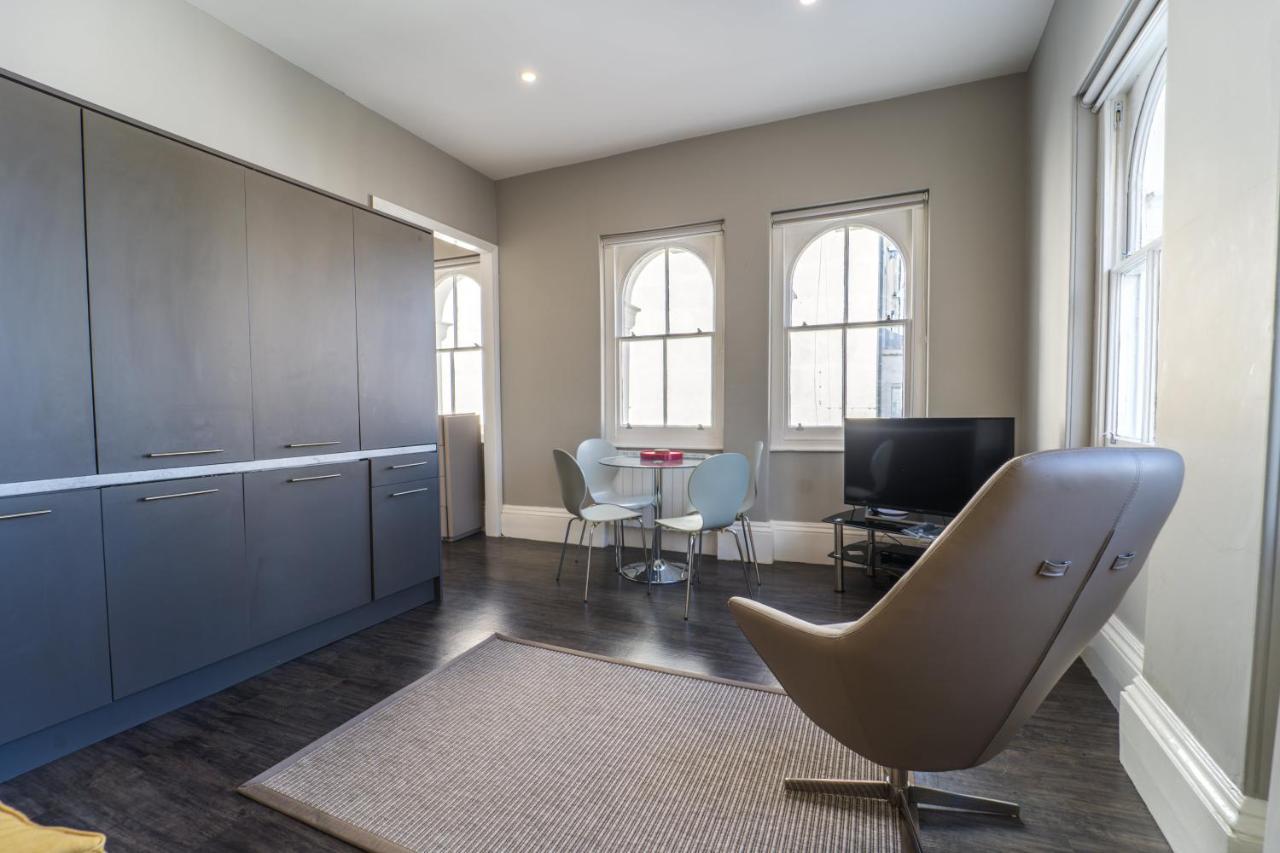 1 Elliot Terrace 4* Plymouth