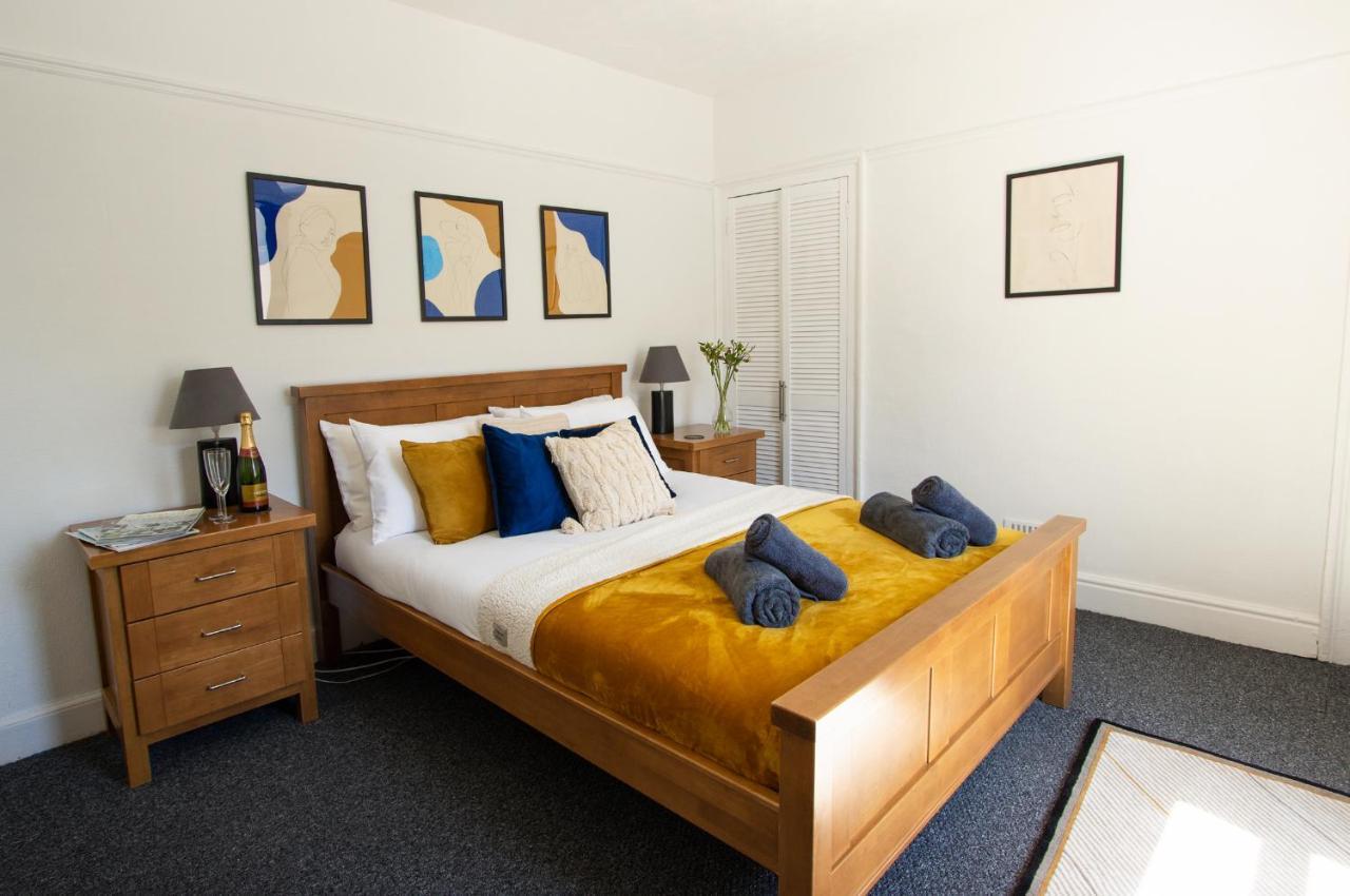 Apartment Central Georgian 2 Bedroom - Private Parking - By Habita Property *