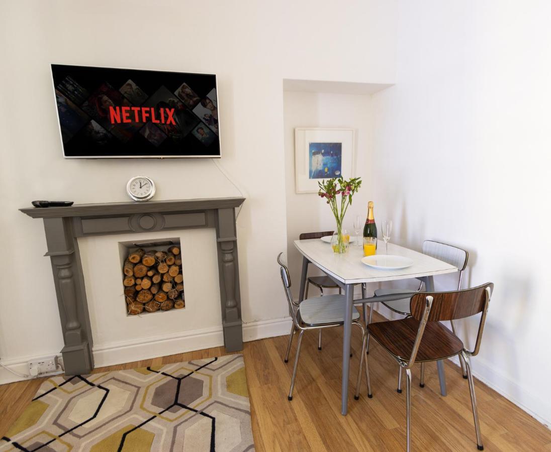 Central Georgian 2 Bedroom - Private Parking - By Habita Property Apartment