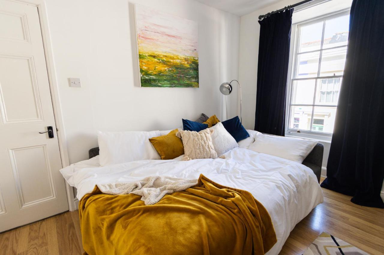 Apartment Central Georgian 2 Bedroom - Private Parking - By Habita Property